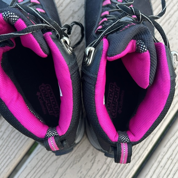 Women’s Columbia Omni-heat waterproof hiking boots, size 8 - Picture 4 of 9